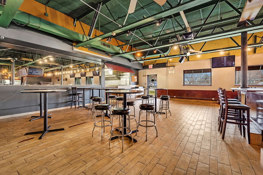 More Photos Of 905 Theodore St, Crest Hill Restaurant For Sale