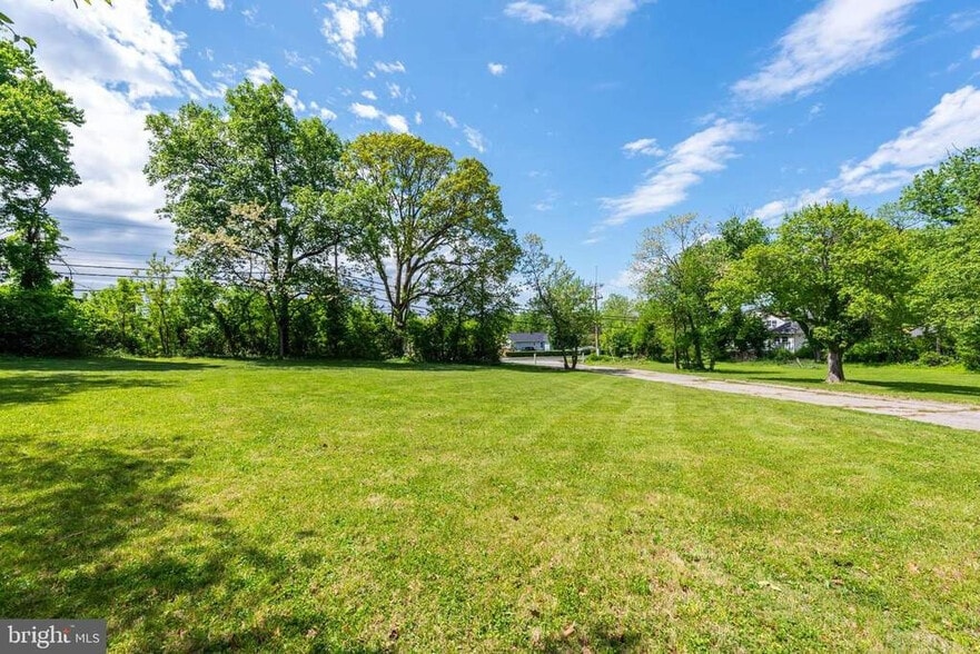 More Photos Of 6712 Dogwood Rd, Woodlawn Schools For Sale