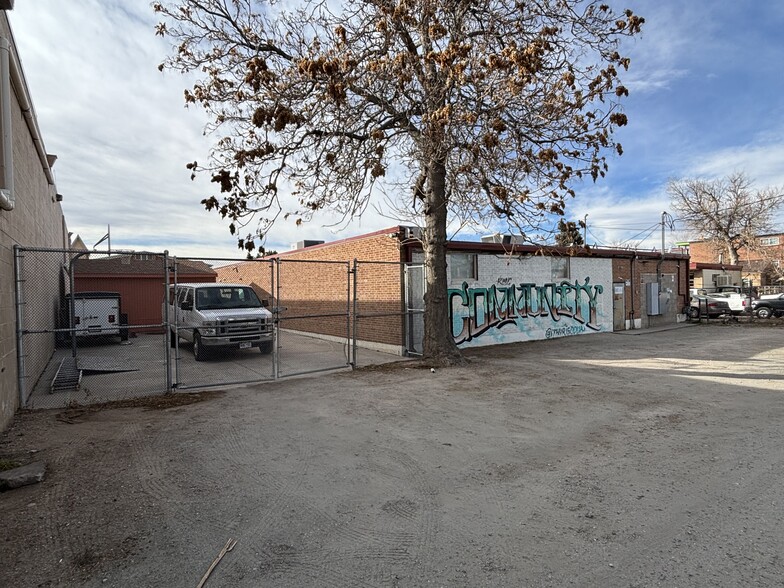 More Photos Of 1540 Boston St, Aurora Office For Sale