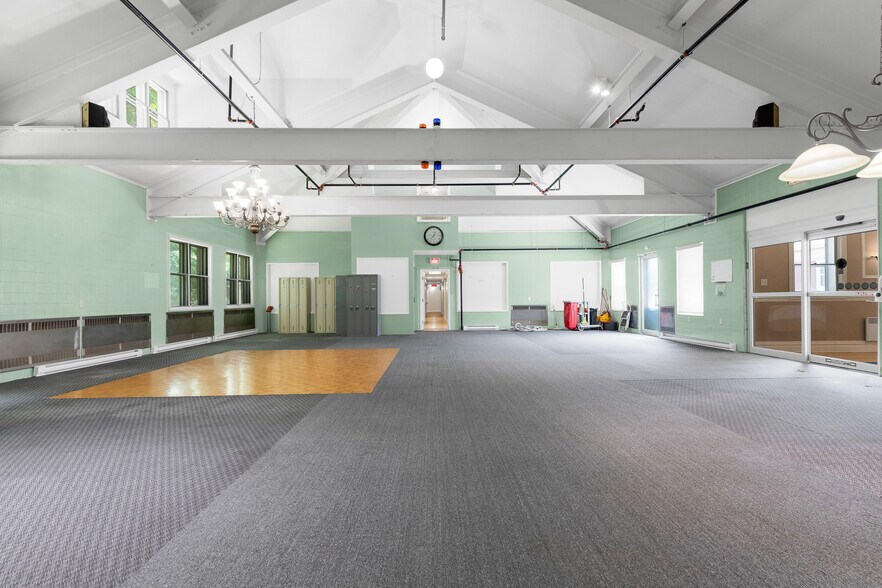 More Photos Of 21 Rue Messier, Mont-saint-hilaire Apartments For Sale