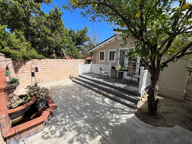 More Photos Of 22315 Mulholland Hwy, Calabasas Office For Sale