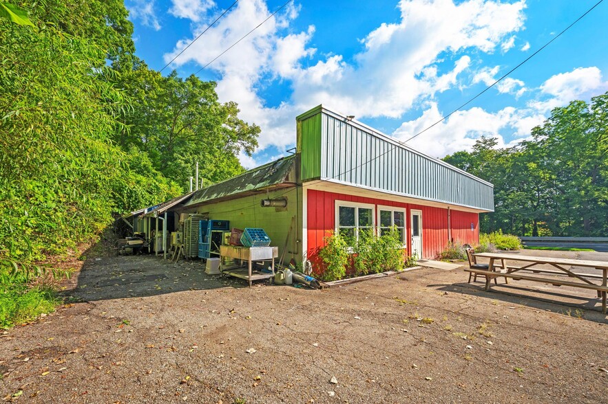 More Photos Of 15212 N Red Bud Trl, Buchanan General Retail For Sale