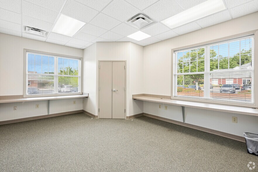 More Photos Of 1553 Janmar Rd, Snellville Medical For Lease