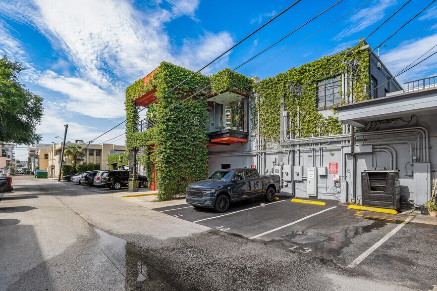 More Photos Of 210 N Park Ave, Winter Park Office For Lease