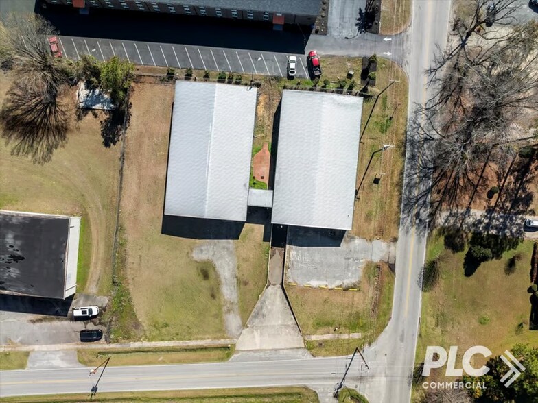 More Photos Of 907 Chestnut St, Darlington Flex For Lease