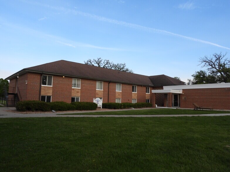 More Photos Of 315 S Grove Ave, Owatonna Schools For Sale