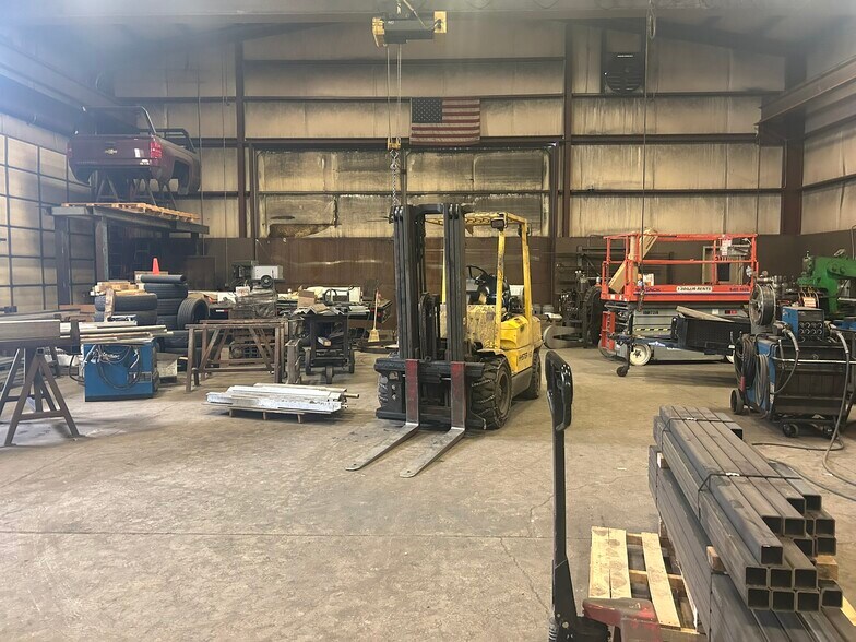 More Photos Of 5281 Lincoln St, Denver Manufacturing For Lease
