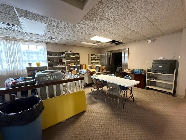 More Photos Of 4201 Blackburn Ave, Ashland Medical For Sale