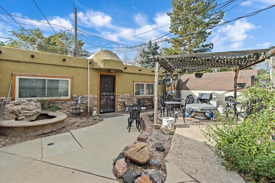 More Photos Of 11712 W Colfax Ave, Lakewood Freestanding For Lease