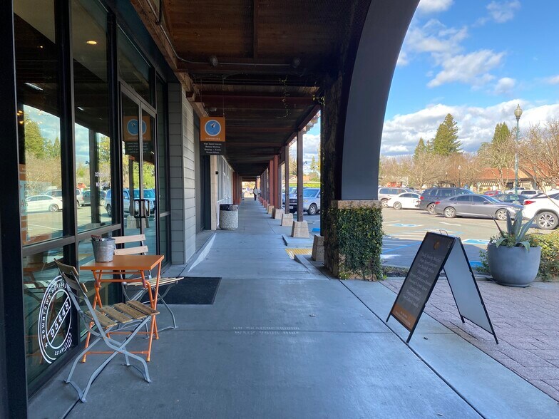 More Photos Of 435 Center St, Healdsburg Unknown For Lease