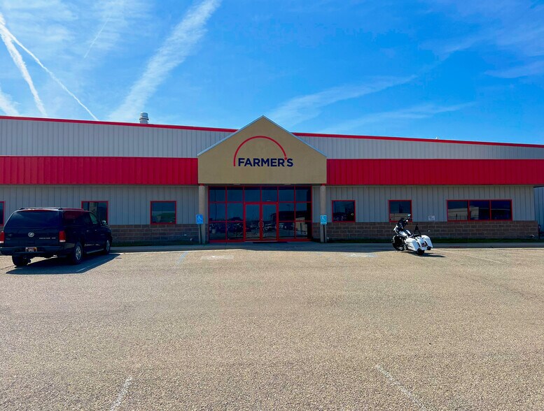 Primary Photo Of 3002 Industrial St, Junction City Industrial For Sale