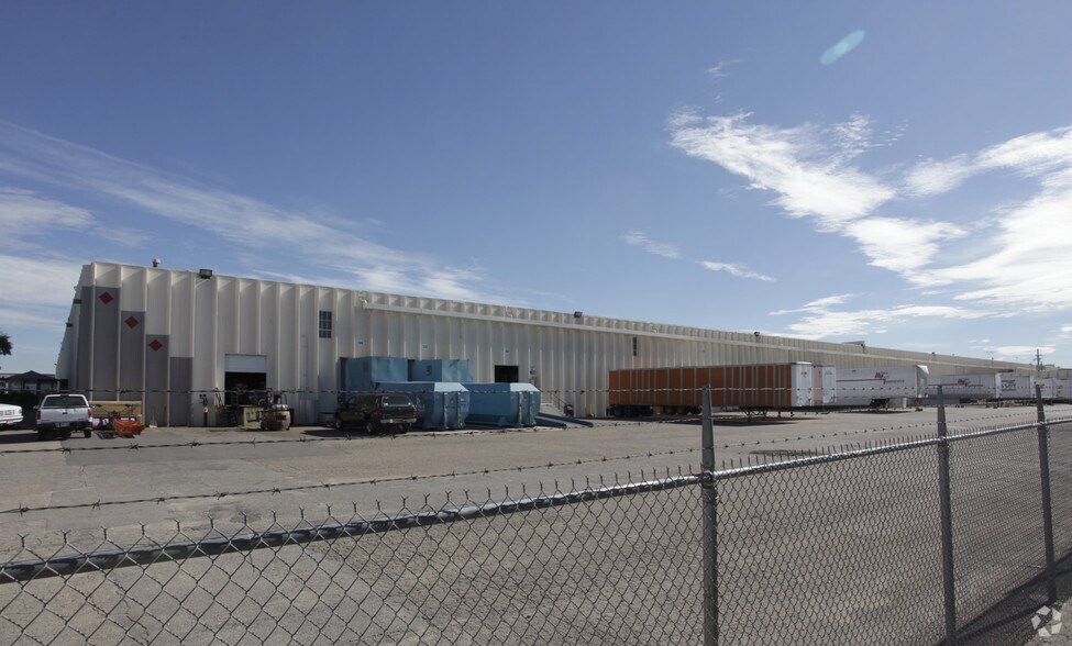 More Photos Of 11275 E 40th Ave, Denver Warehouse For Lease