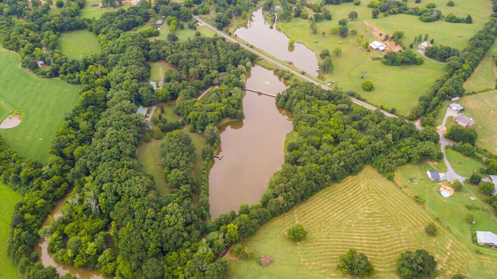 More Photos Of 565 Owens Gin Rd NE, Calhoun Lodge Meeting Hall For Sale
