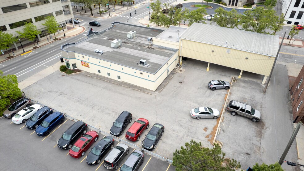 More Photos Of 236 E Wayne St, Fort Wayne Storefront For Sale