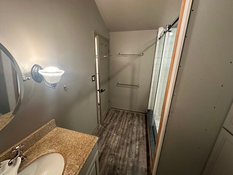 More Photos Of 430 Carolina Way, Highlands Flex For Sale