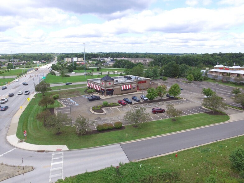 Primary Photo Of 4300 Lakepointe Corporate Dr, Stow Restaurant For Lease