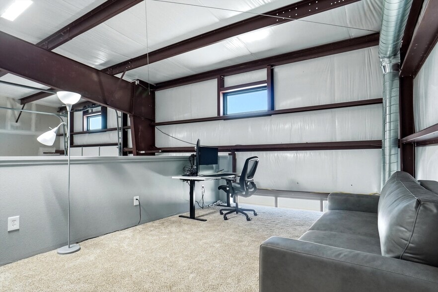 More Photos Of 13053 Harmon Rd, Fort Worth Warehouse For Sale