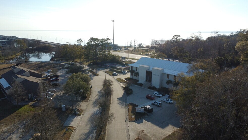 More Photos Of 111 N Causeway Blvd, Mandeville Office For Lease