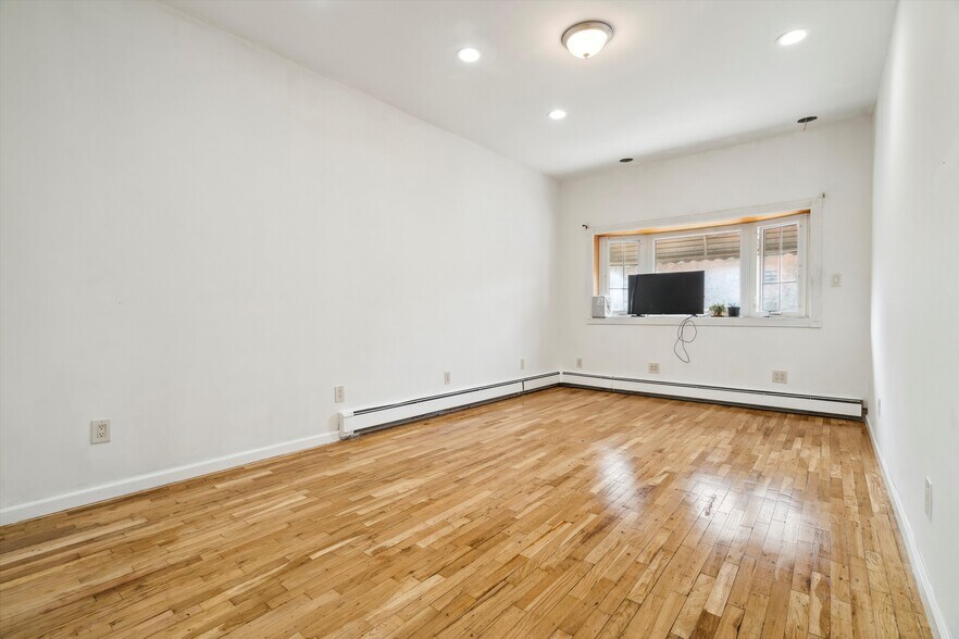 More Photos Of 458 Swinton Ave, Bronx Apartments For Sale