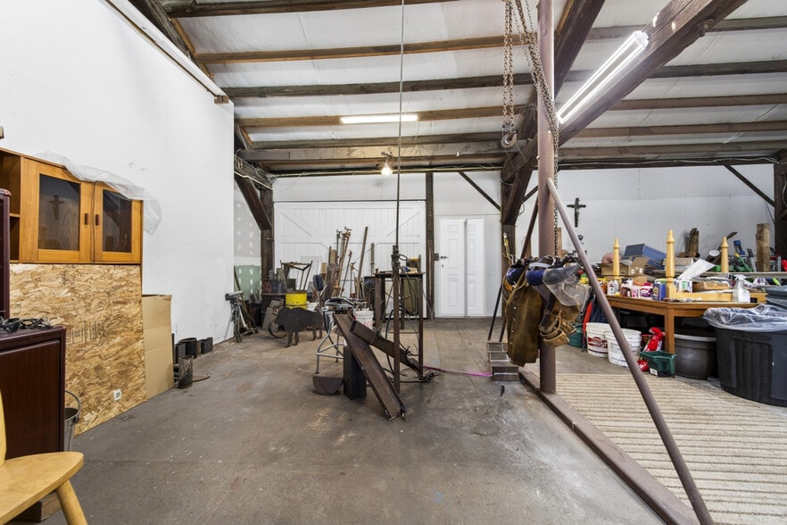More Photos Of 77231 Highway 101, Gardiner Storefront Retail Residential For Sale
