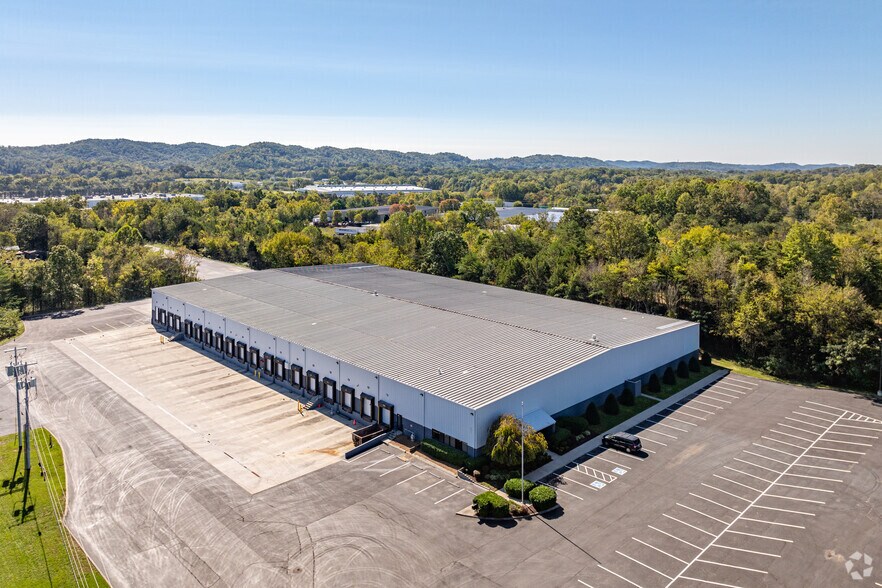 More Photos Of 640 N Northpark Dr, Clinton Warehouse For Lease