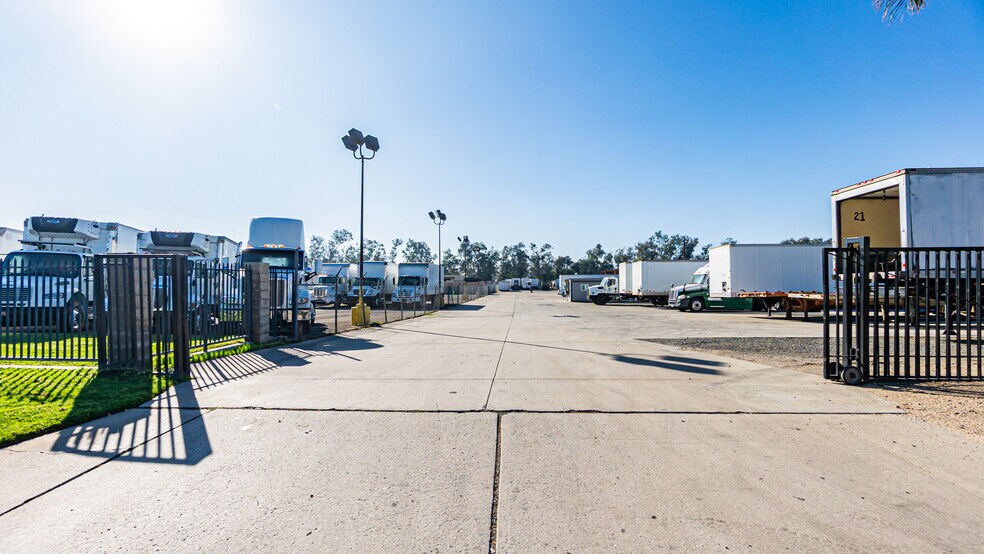 More Photos Of 15419 Valley Blvd, Fontana Contractor Storage Yard For Lease