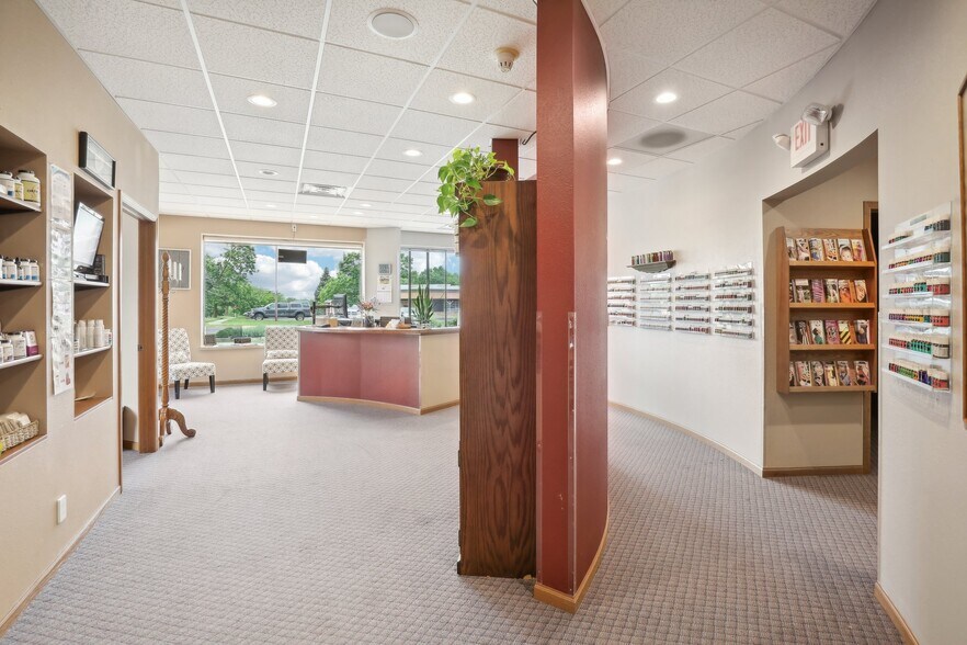 More Photos Of 101 Jones St, Barneveld General Retail For Sale