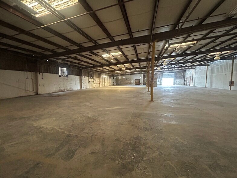 More Photos Of 3110 Reynolds Rd, Lakeland Warehouse For Lease