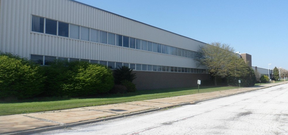 Primary Photo Of 3566 Larchmont Ave NE, Warren Warehouse For Lease