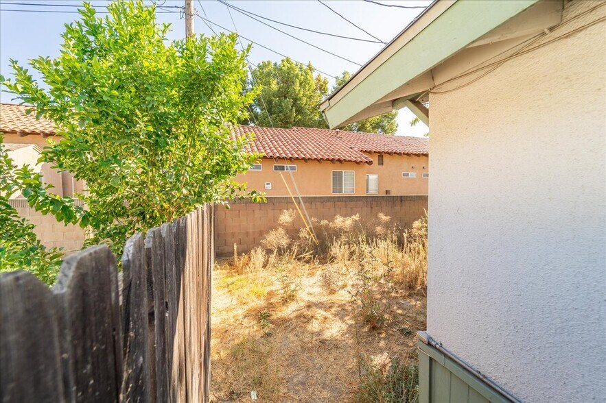 More Photos Of 171 N Hemet St, Hemet Apartments For Sale