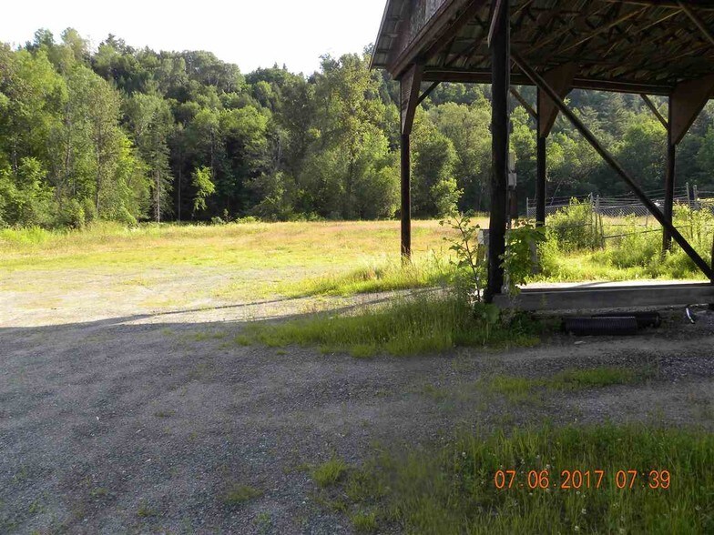 More Photos Of 303 Willoughby Ave, Orleans Freestanding For Sale