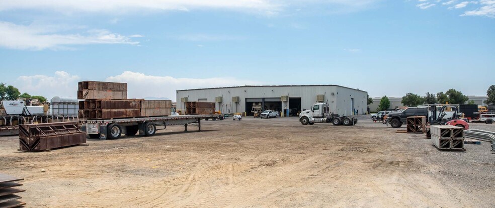 More Photos Of 924 W Rialto Ave, Rialto Warehouse For Lease