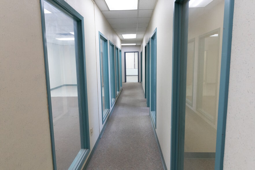 More Photos Of 4041 74th Ave SE, Calgary Warehouse For Lease