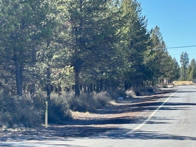 More Photos Of 16401 Memorial Lane and Huntington Rd., La Pine Land For Sale