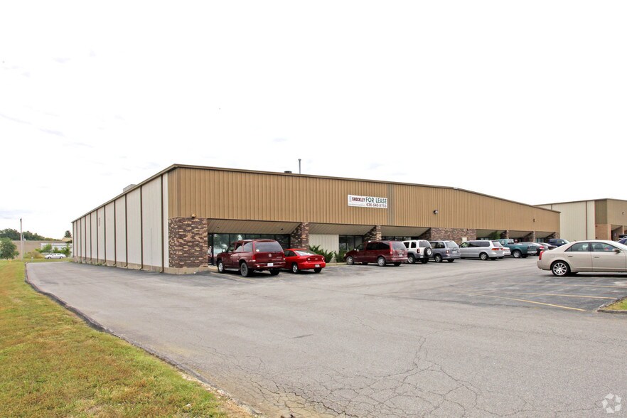 More Photos Of 60 N Central Dr, O'Fallon Warehouse For Lease