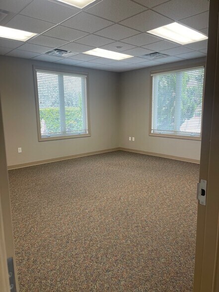 More Photos Of 1710 E Arlington Blvd, Greenville Office Residential For Lease