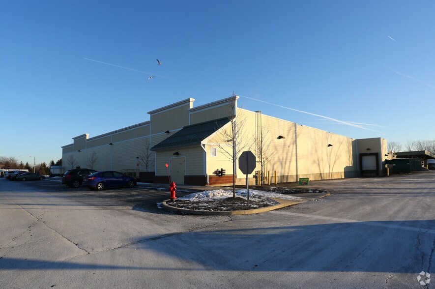 More Photos Of 43 Round Lake Rd, Ballston Lake Freestanding For Lease