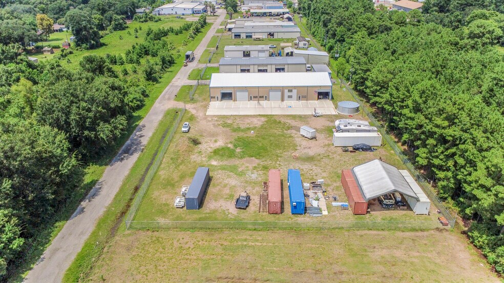 More Photos Of 31588 Industrial Park Dr, Pinehurst Flex For Lease