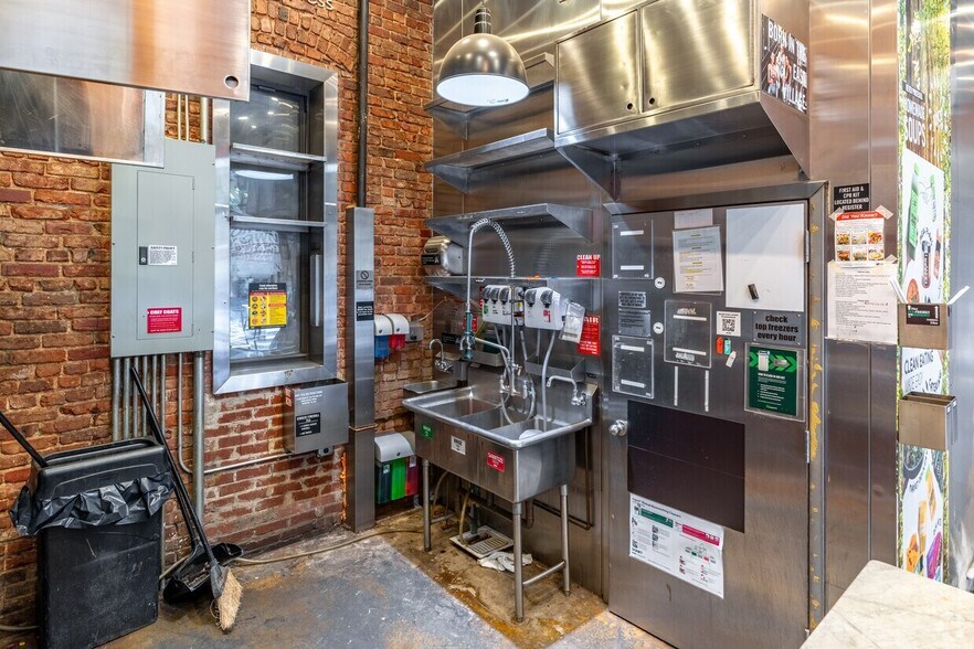 More Photos Of 201 E 10th St, New York Apartments For Lease