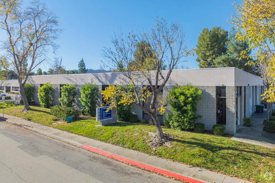More Photos Of 1047 Serpentine Ln, Pleasanton Research And Development For Lease