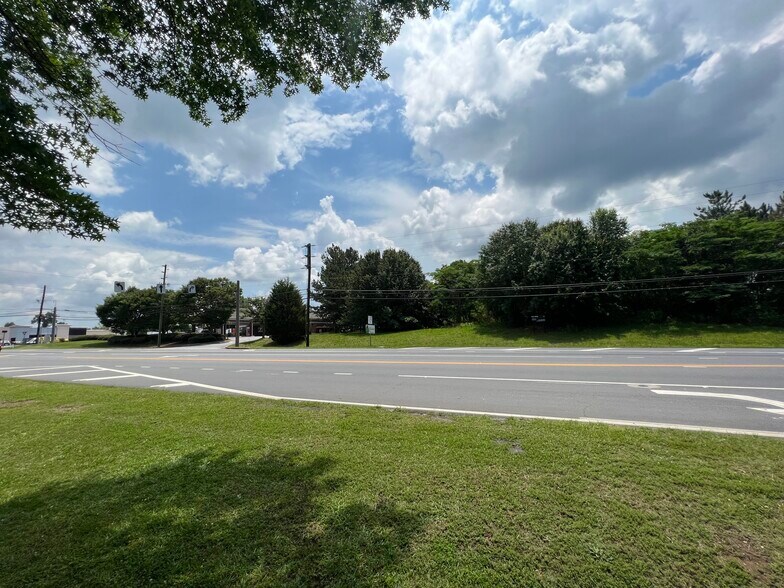 More Photos Of Tara Boulevard & McDonough Road, Hampton Land For Sale