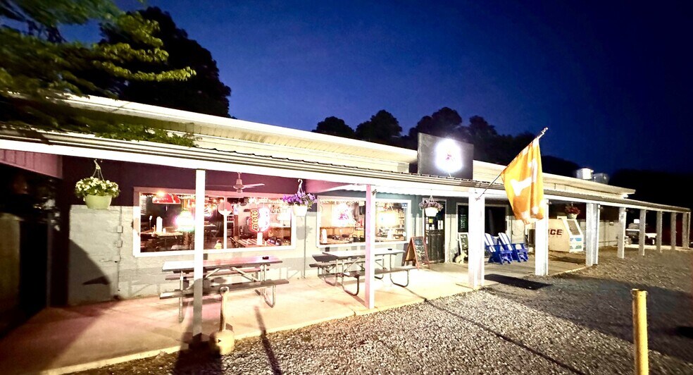 More Photos Of 125 Cypress Rd, Buchanan Restaurant For Sale