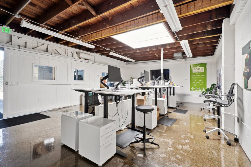 More Photos Of 1015 Howard Ave, San Mateo Service For Sale