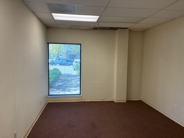 More Photos Of 31 Pamaron Way, Novato Office For Lease