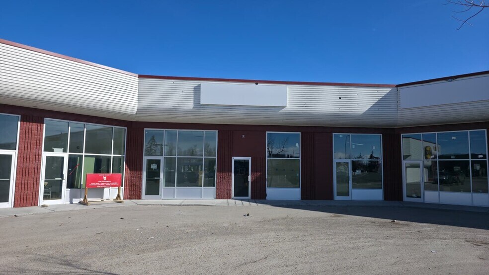 More Photos Of 3310 32nd St NE, Calgary Storefront For Lease