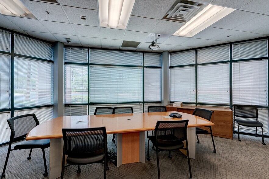 More Photos Of 10750 W Charleston Blvd, Las Vegas Office For Lease