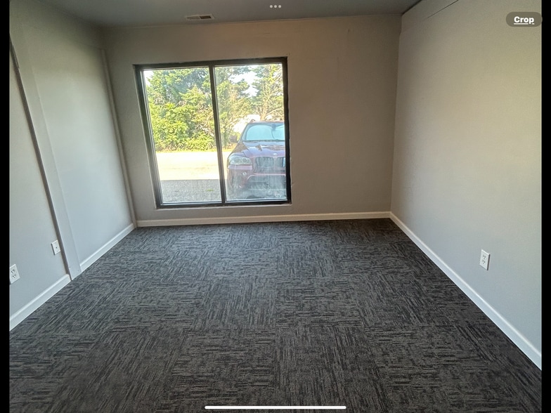 More Photos Of 159 Barley Park Ln, Mooresville Manufacturing For Lease