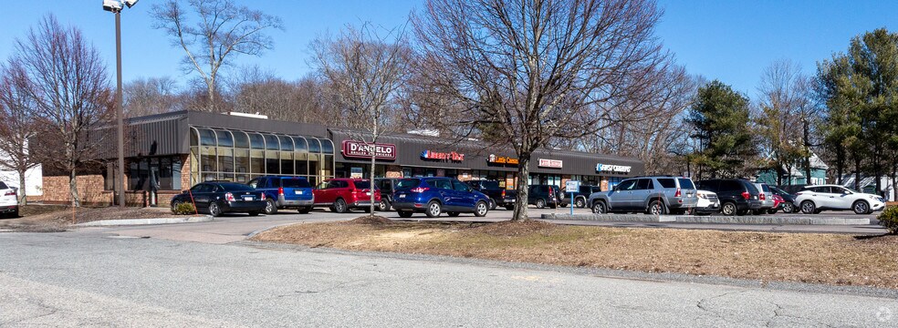 More Photos Of 289 Winthrop St, Taunton Storefront For Lease