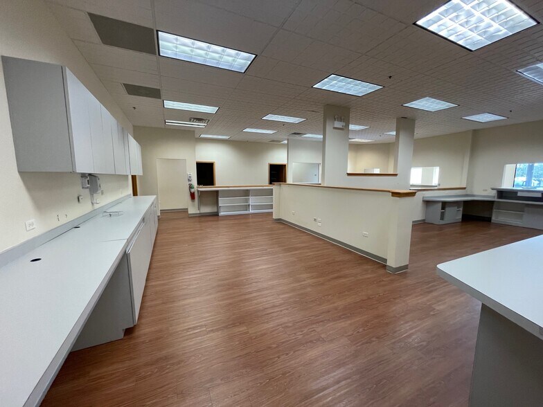 More Photos Of 4861 W 95th St, Oak Lawn Medical For Lease