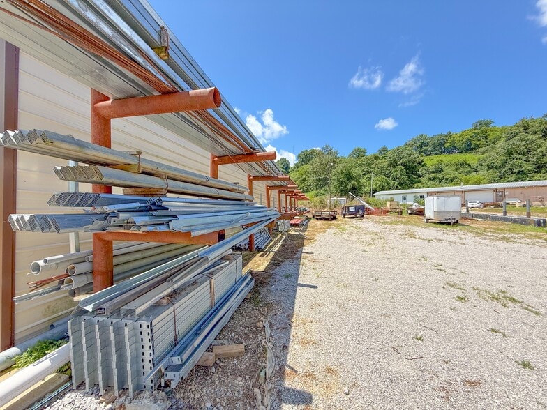 More Photos Of 2335 Columbia Hwy, Pulaski Industrial For Sale